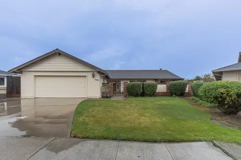 1130 Montecito Cir, Salinas, CA 93901