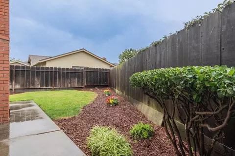 Exterior - 1130 Montecito Cir, Salinas, CA 93901 photo 6 of 7