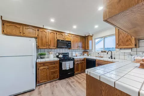 Kitchen - 1130 Montecito Cir, Salinas, CA 93901 photo 1 of 2