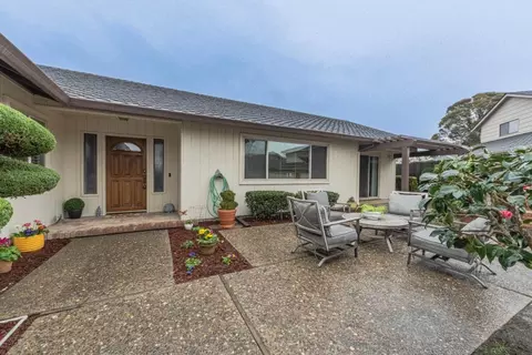 Exterior - 1130 Montecito Cir, Salinas, CA 93901 photo 2 of 7