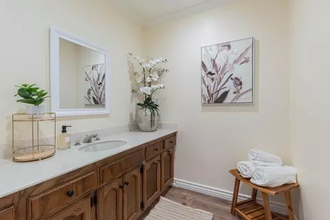 Bath - 1130 Montecito Cir, Salinas, CA 93901 photo 1 of 3