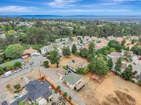 View/Area - 2468 Hidden Ln, Hayward, CA 94541 photo 14 of 21