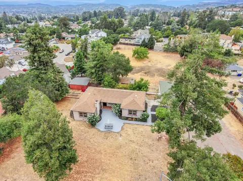 View/Area - 2468 Hidden Ln, Hayward, CA 94541 photo 5 of 21