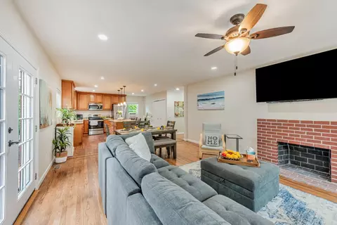 Living - 2468 Hidden Ln, Hayward, CA 94541 photo 4 of 4