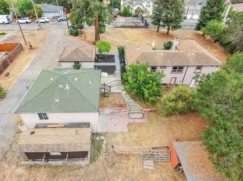 View/Area - 2468 Hidden Ln, Hayward, CA 94541 photo 2 of 21