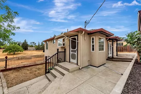 Exterior - 2468 Hidden Ln, Hayward, CA 94541 photo 5 of 12