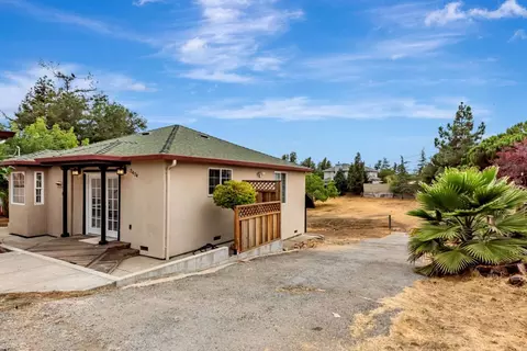 Exterior - 2468 Hidden Ln, Hayward, CA 94541 photo 7 of 12