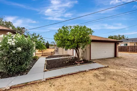 Exterior - 2468 Hidden Ln, Hayward, CA 94541 photo 4 of 12