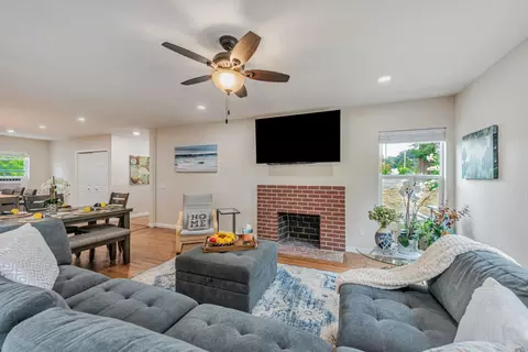 Living - 2468 Hidden Ln, Hayward, CA 94541 photo 3 of 4