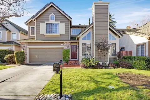 132 Danbury Ln, Redwood City, CA 94061