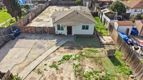 1046 C St, Salinas, CA 93905 photo 2