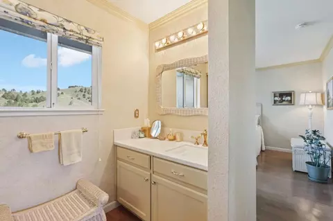 Bath - 939 Fassler Ave, Pacifica, CA 94044 photo 2 of 5