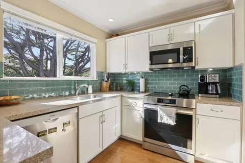 Kitchen - 939 Fassler Ave, Pacifica, CA 94044 photo 2 of 5