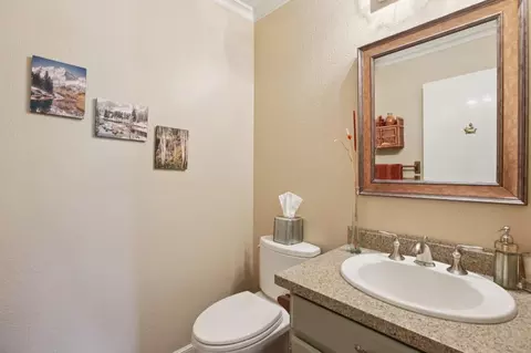 Bath - 939 Fassler Ave, Pacifica, CA 94044 photo 1 of 5