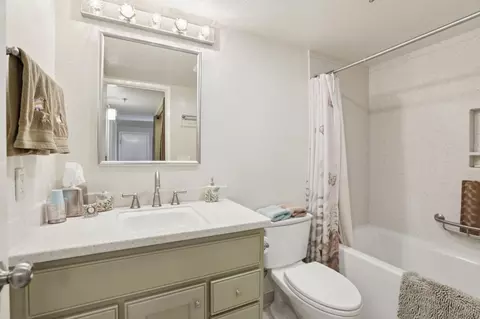 Bath - 939 Fassler Ave, Pacifica, CA 94044 photo 5 of 5
