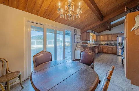 Dining - 844 River Rd, Salinas, CA 93908 photo 4 of 5