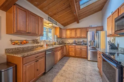Kitchen - 844 River Rd, Salinas, CA 93908 photo 1 of 5