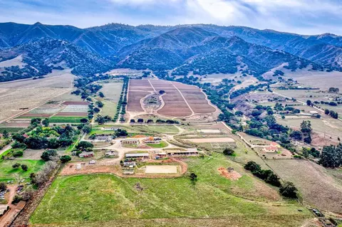 View/Area - 844 River Rd, Salinas, CA 93908 photo 1 of 6