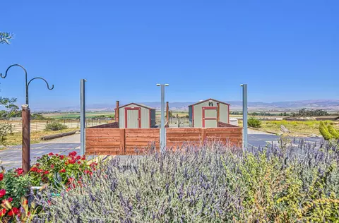Exterior - 844 River Rd, Salinas, CA 93908 photo 5 of 16