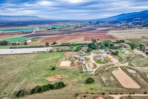 View/Area - 844 River Rd, Salinas, CA 93908 photo 6 of 6