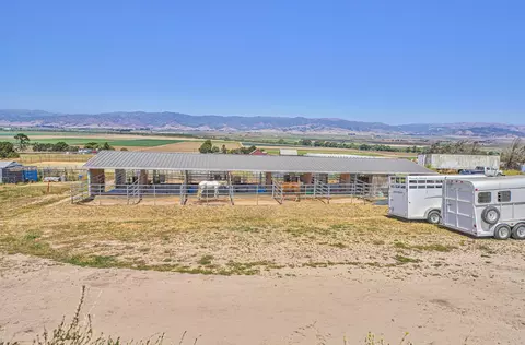 Exterior - 844 River Rd, Salinas, CA 93908 photo 2 of 16