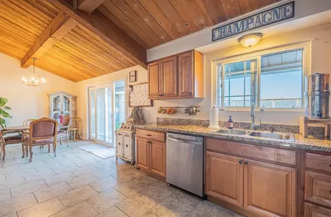 Kitchen - 844 River Rd, Salinas, CA 93908 photo 5 of 5