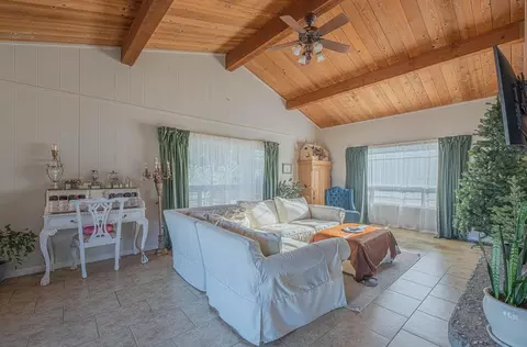 Living - 844 River Rd, Salinas, CA 93908 photo 2 of 4