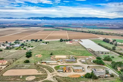 View/Area - 844 River Rd, Salinas, CA 93908 photo 2 of 6