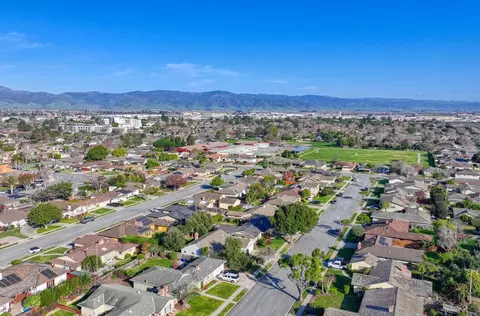 207 Encinada Dr, Salinas, CA 93901 photo 4