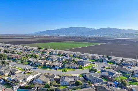 207 Encinada Dr, Salinas, CA 93901 photo 3