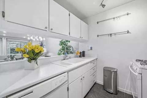 Kitchen - 970 Duncan St 207f, San Francisco, CA 94131 photo 1 of 3