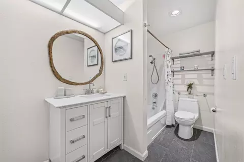 Bath - 970 Duncan St 207f, San Francisco, CA 94131 photo 1 of 2
