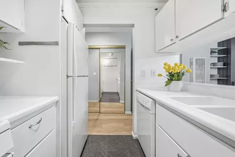 Kitchen - 970 Duncan St 207f, San Francisco, CA 94131 photo 3 of 3