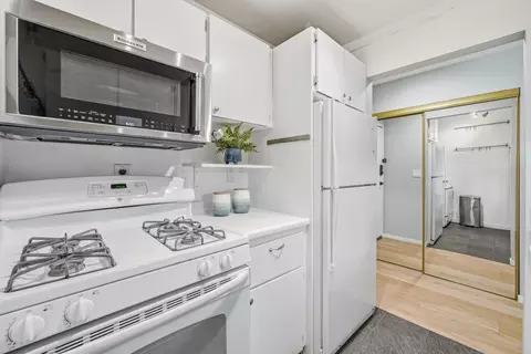 Kitchen - 970 Duncan St 207f, San Francisco, CA 94131 photo 2 of 3
