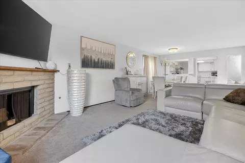 Living - 525 Cloudview Dr, Watsonville, CA 95076 photo 3 of 3