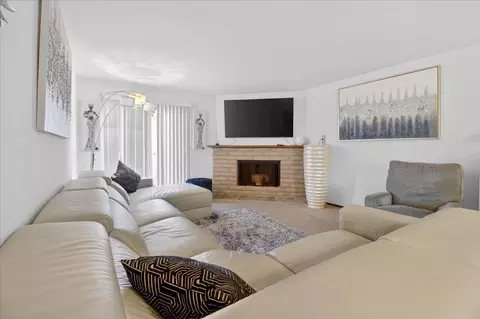 Living - 525 Cloudview Dr, Watsonville, CA 95076 photo 1 of 3