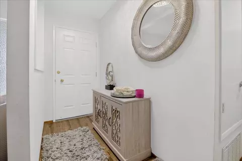 Entry Way - 525 Cloudview Dr, Watsonville, CA 95076 photo 1 of 3