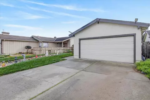 Exterior - 525 Cloudview Dr, Watsonville, CA 95076 photo 2 of 5