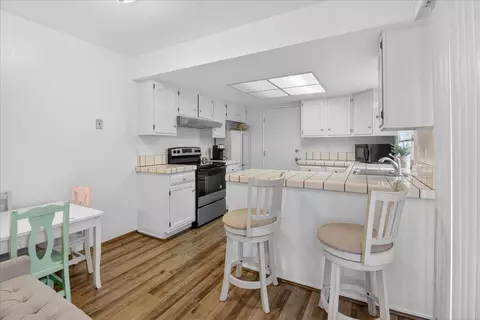 Kitchen - 525 Cloudview Dr, Watsonville, CA 95076 photo 1 of 5