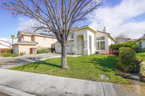 740 Hillock, Hollister, CA 95023