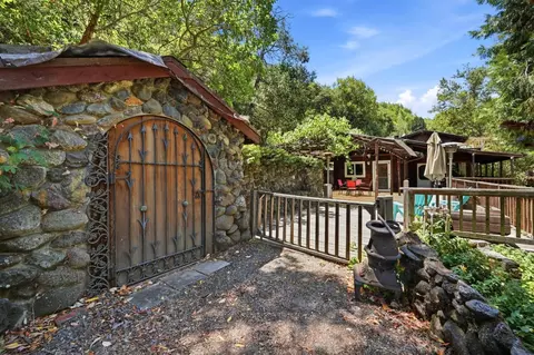 322 Casa Loma Rd, Morgan Hill, CA 95037