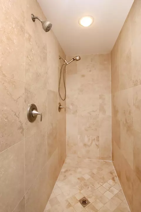 Bath - 457 Monterey Dr, Aptos, CA 95003 photo 4 of 6