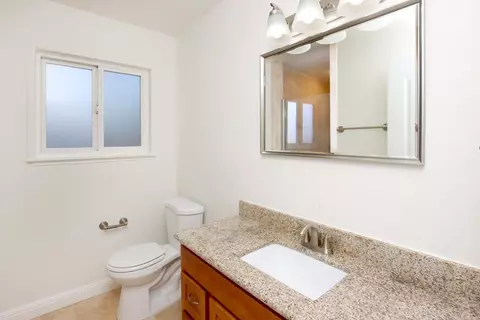 Bath - 457 Monterey Dr, Aptos, CA 95003 photo 3 of 6