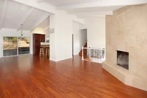 Living - 457 Monterey Dr, Aptos, CA 95003 photo 3 of 4