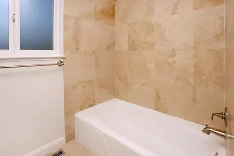 Bath - 457 Monterey Dr, Aptos, CA 95003 photo 2 of 6
