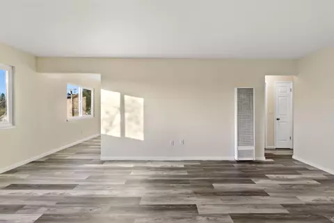 Living - 404 Monterey Ave, Capitola, CA 95010 photo 8 of 8