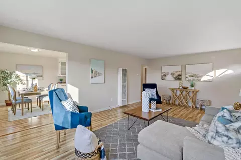 Living - 404 Monterey Ave, Capitola, CA 95010 photo 4 of 8
