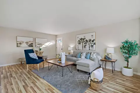 Living - 404 Monterey Ave, Capitola, CA 95010 photo 3 of 8