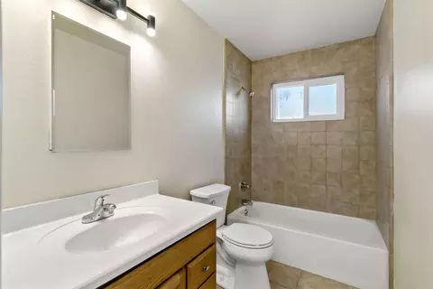 Bath - 404 Monterey Ave, Capitola, CA 95010 photo 2 of 2