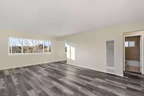 Living - 404 Monterey Ave, Capitola, CA 95010 photo 5 of 8